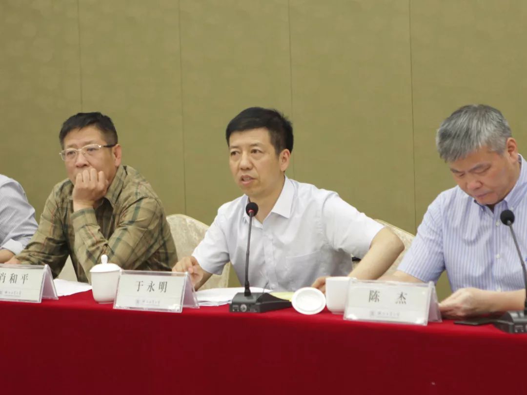 https://image.azut.cn/upload-ueditor-image-20180511-1526025485163048823.jpg 圖片關(guān)鍵詞
